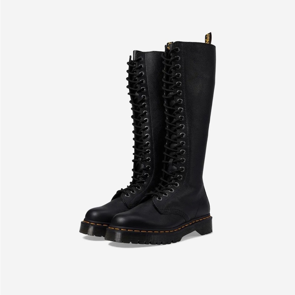 Dr Marten 1B60 Bex Black Boots
